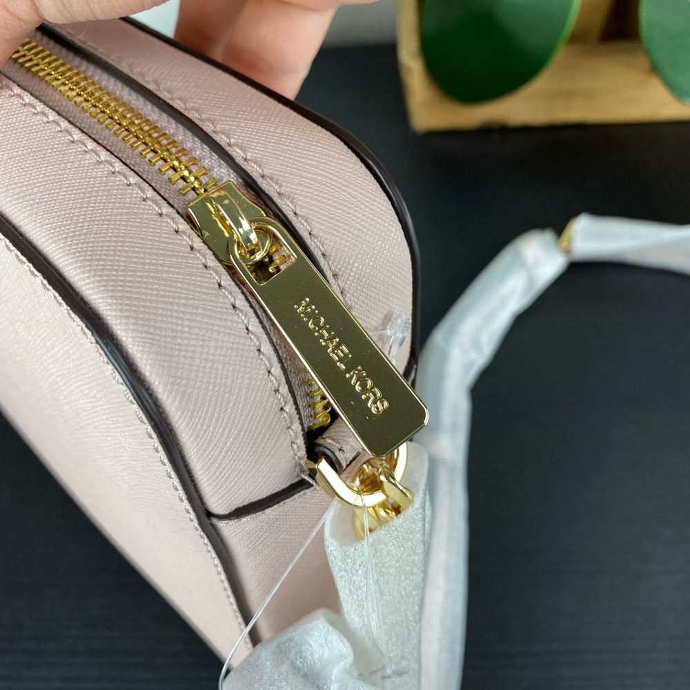 Michael Kors Jet Set LG EW Crossbody - Picture 3 of 7